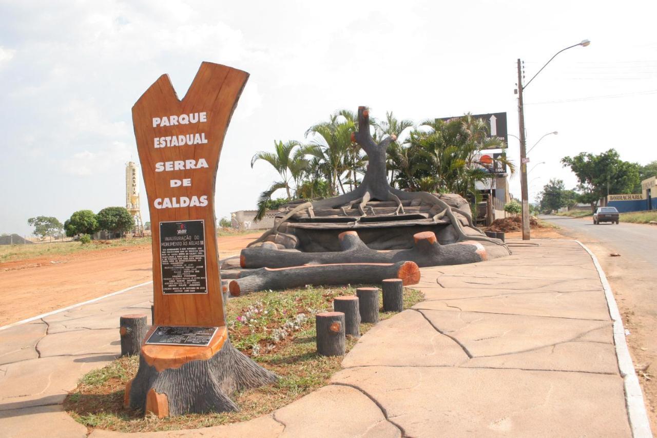 Lacqua Diroma Hotel Com Parque Aquatico 24 Horas Caldas Novas Bagian luar foto