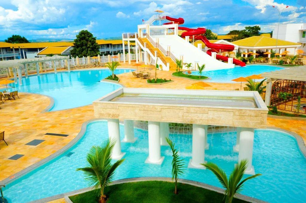 Lacqua Diroma Hotel Com Parque Aquatico 24 Horas Caldas Novas Bagian luar foto